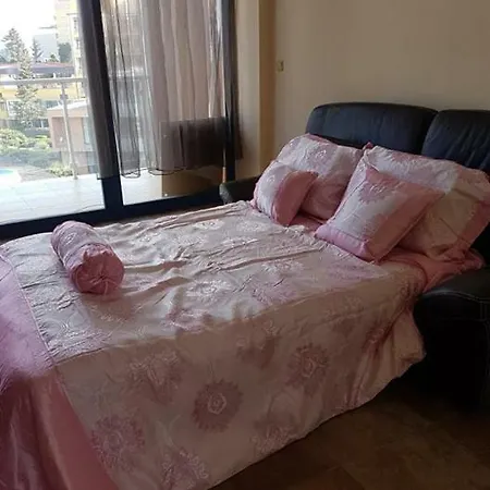 Apartments Slăntjev Brjag