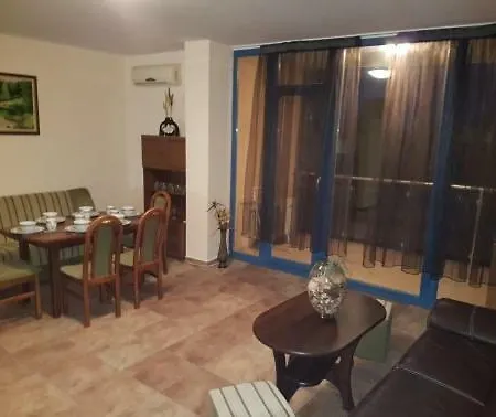 Apartments * サニービーチ