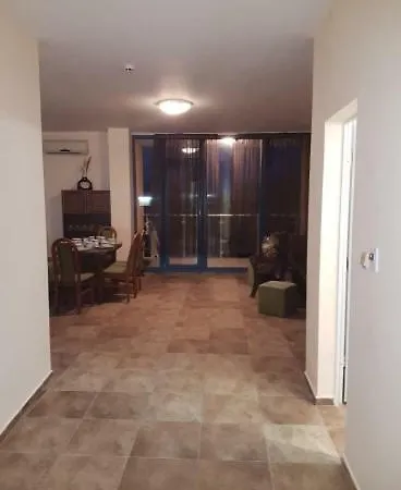 Apartments アパート サニービーチ